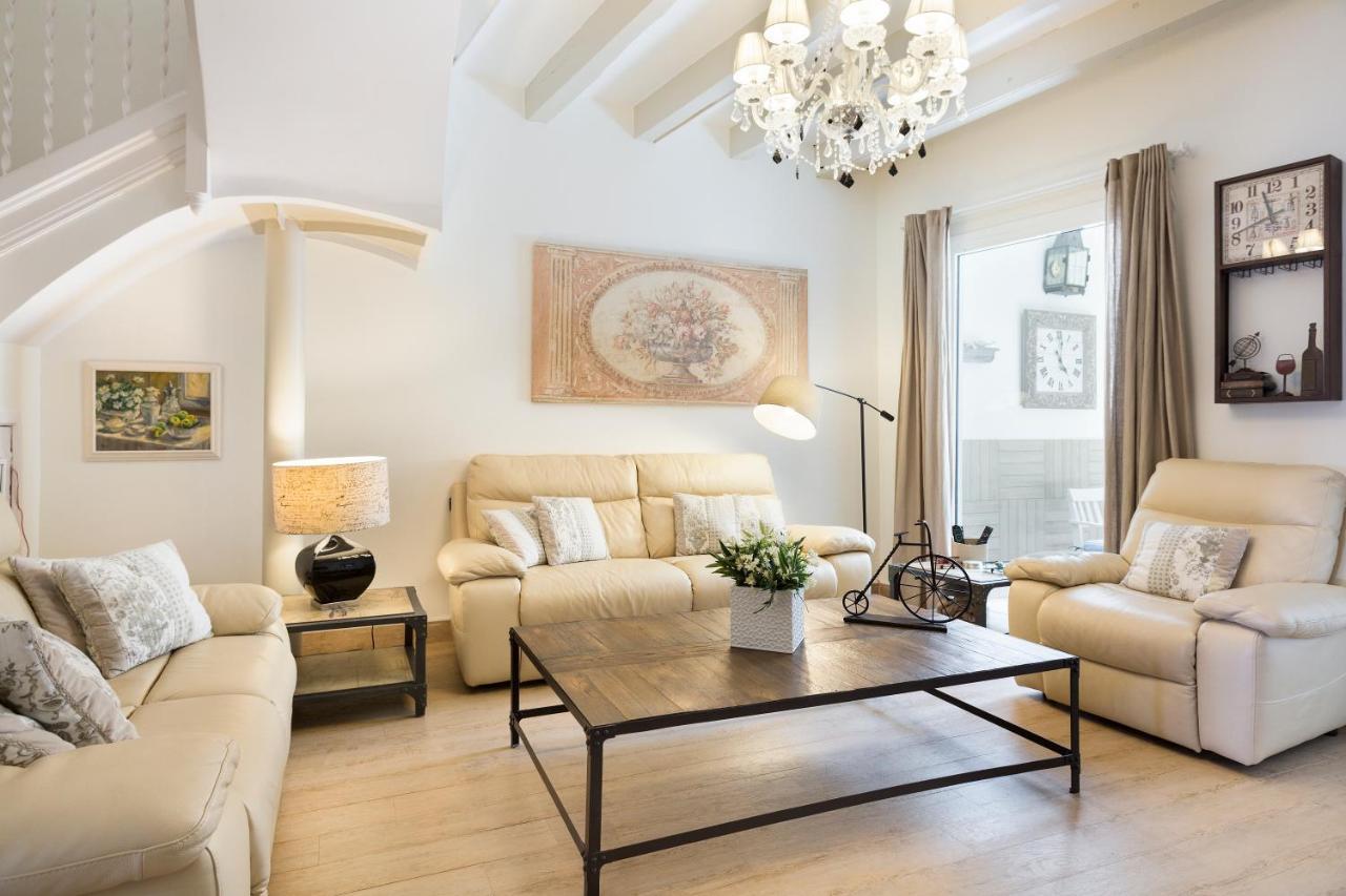 Sitges Spaces Beach House-4 Bedrooms, 3 Bathrooms, Large Terrace, Jacuzzi, Center-Beach Exterior foto